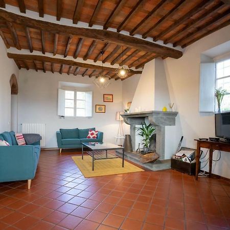 Ampio appartamento completamente rinnovato con vista e piscina Lucca Esterno foto