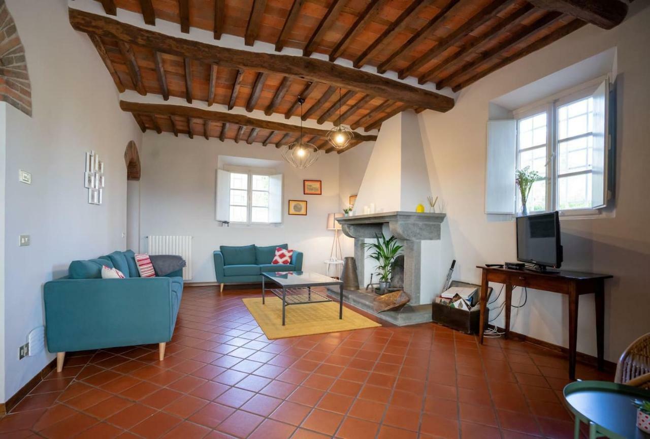 Ampio appartamento completamente rinnovato con vista e piscina Lucca Esterno foto