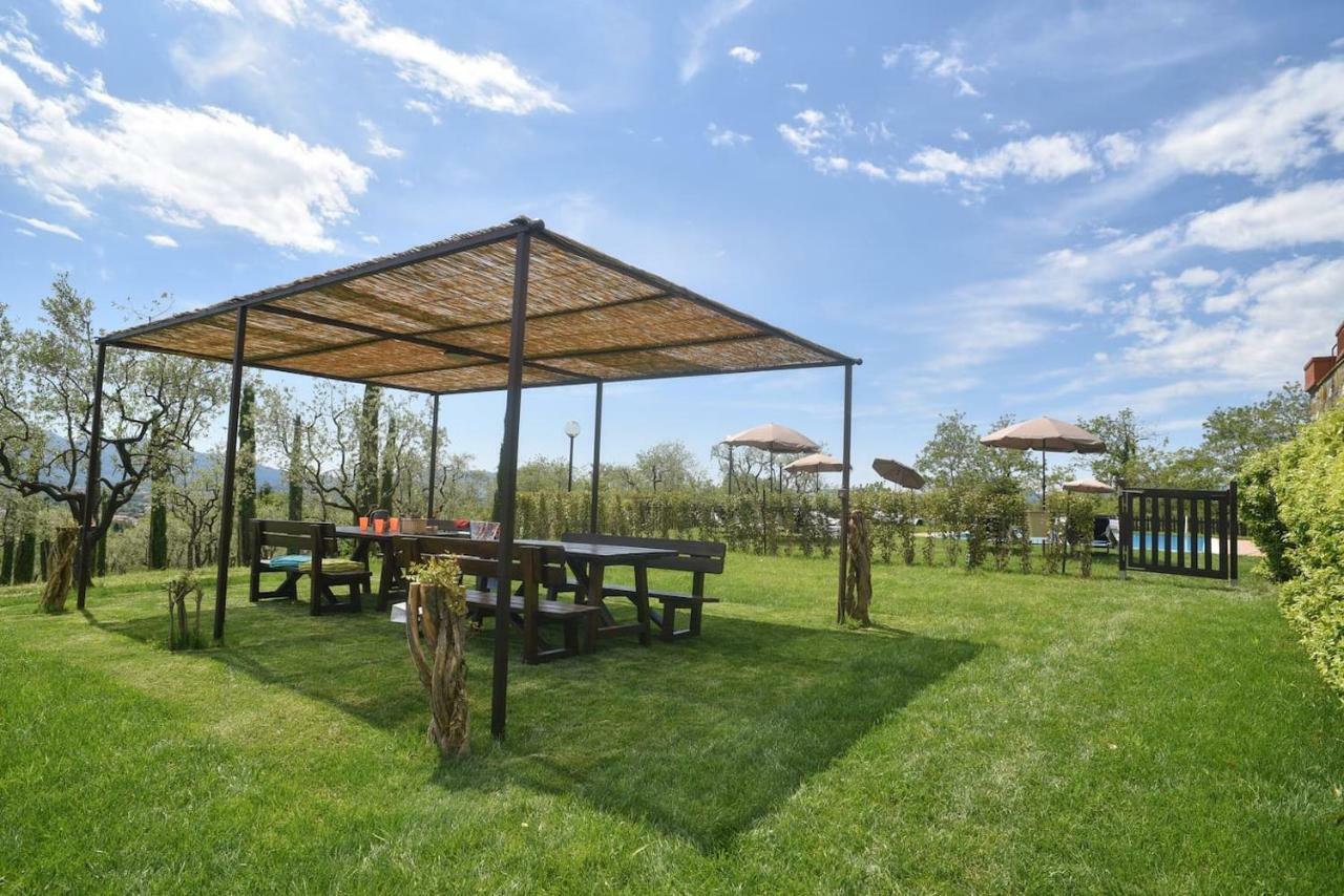 Ampio appartamento completamente rinnovato con vista e piscina Lucca Esterno foto