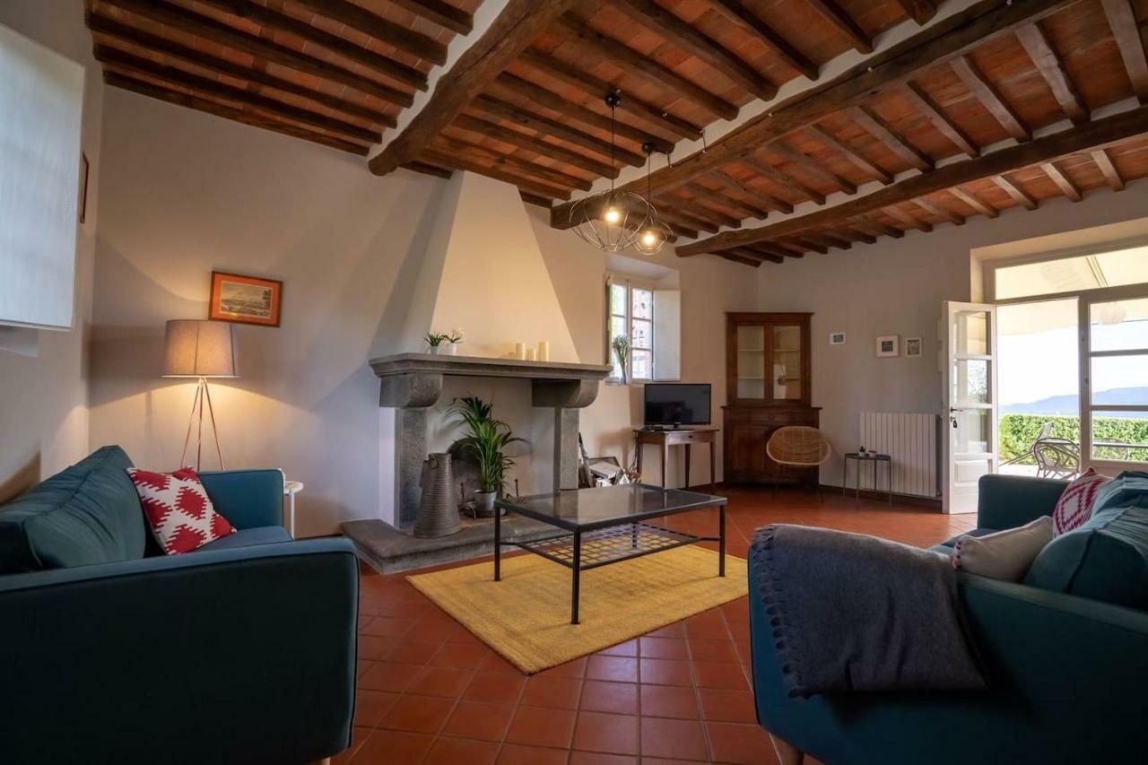 Ampio appartamento completamente rinnovato con vista e piscina Lucca Esterno foto
