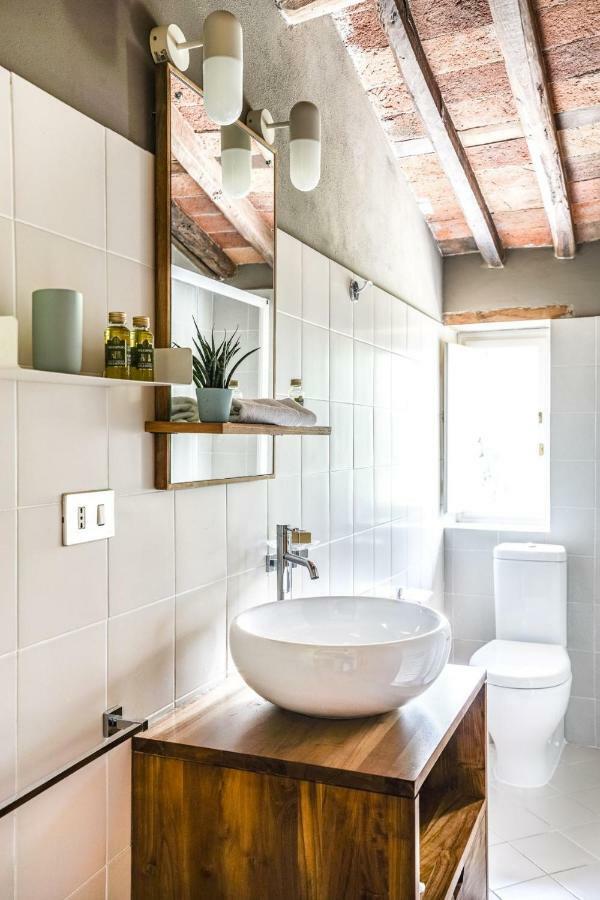 Ampio appartamento completamente rinnovato con vista e piscina Lucca Esterno foto