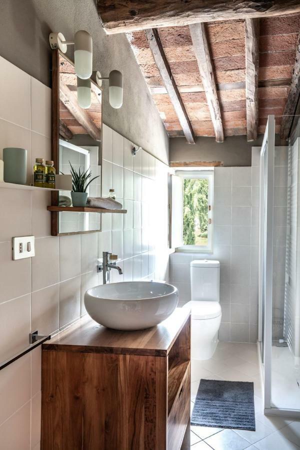 Ampio appartamento completamente rinnovato con vista e piscina Lucca Esterno foto